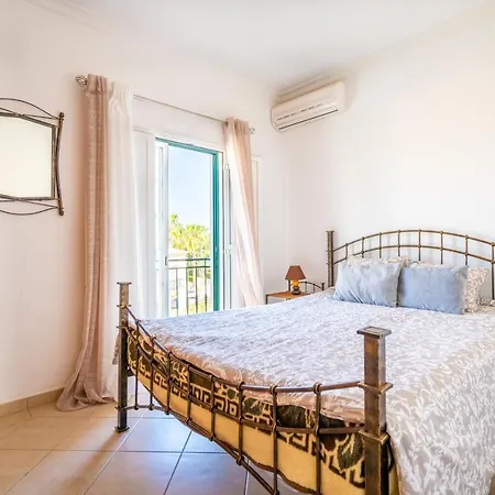 Duplex 2 Bed Flat Private Bbq At Encosta Das Oliveiras Apartment