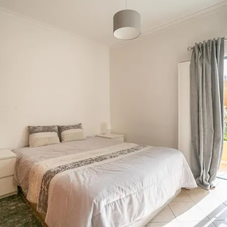 Duplex 2 Bed Flat Private Bbq At Encosta Das Oliveiras 아파트 *