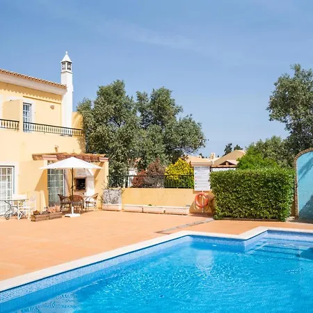 Duplex 2 Bed Flat Private Bbq At Encosta Das Oliveiras 아파트 쿼테이라