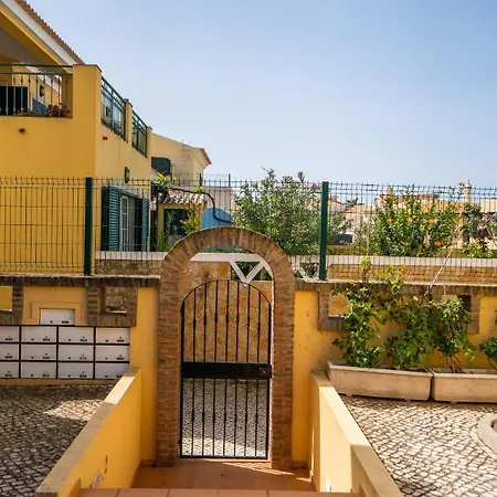 Duplex 2 Bed Flat Private Bbq At Encosta Das Oliveiras *